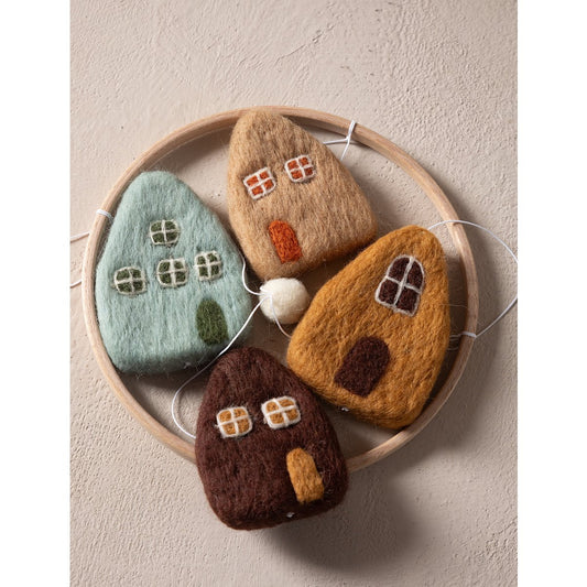 Oud Huis Babymobiel – Handgemaakte vilten huisjes