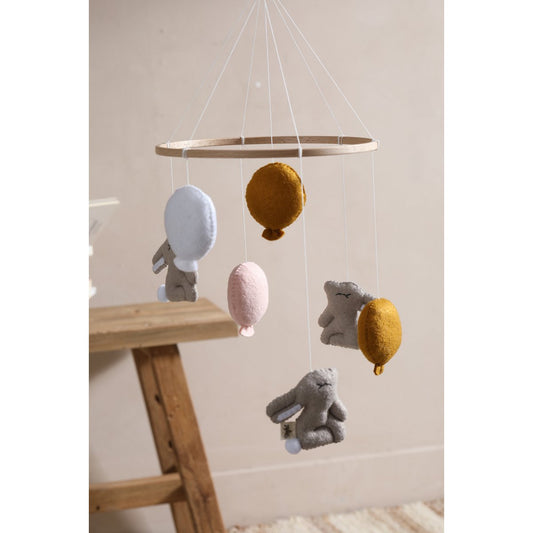 Handgemaakte mobiel – Konijnen & ballonnen in zachte tinten