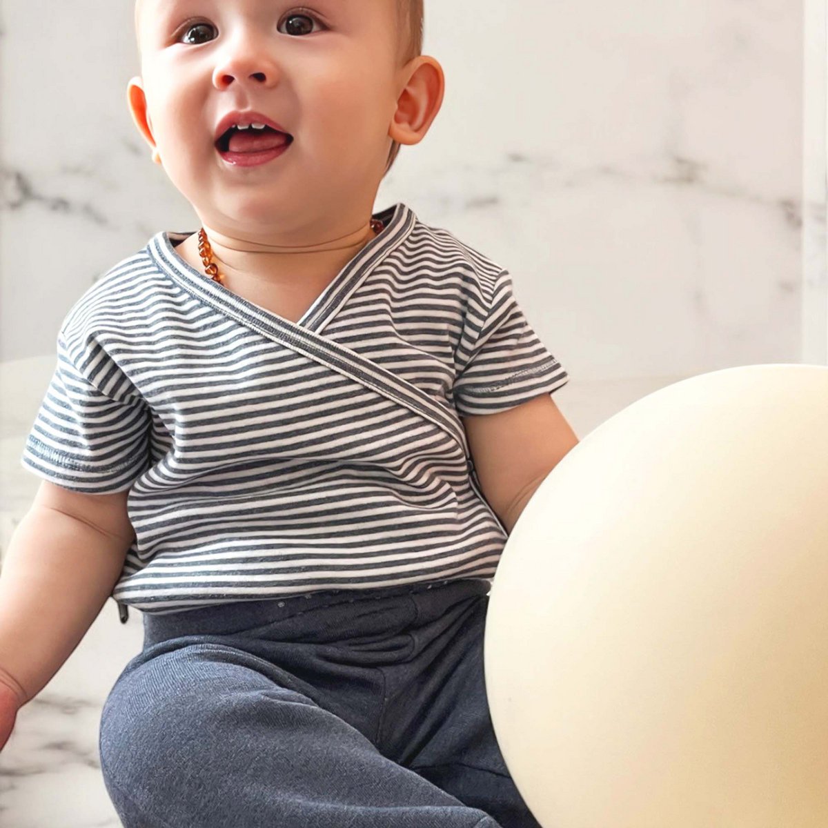 Wrap-body met korte mouwen – Gestreepte Indigo Melange