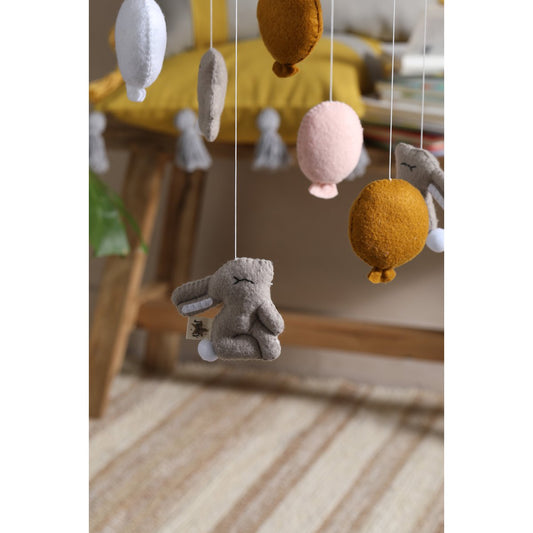 Handgemaakte mobiel – Konijnen & ballonnen in zachte tinten